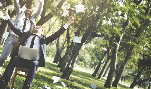 Empresario y Empresario al aire libre —  Fotos de Stock