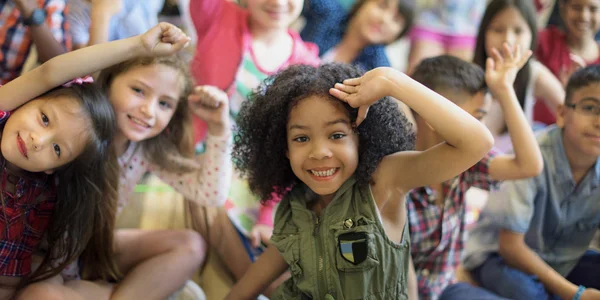 Adorabili e bellissimi bambini insieme — Foto Stock