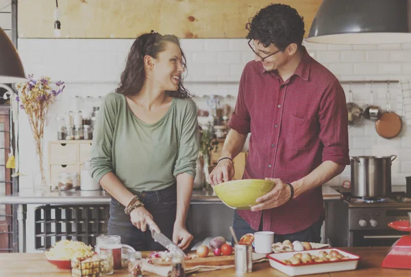 Paar samen koken — Stockfoto