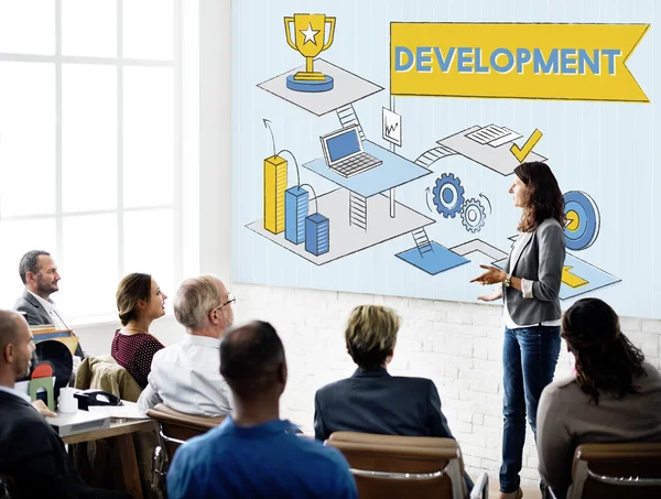 Businesswoman tells presentation to colleagues — Stock Photo, Image