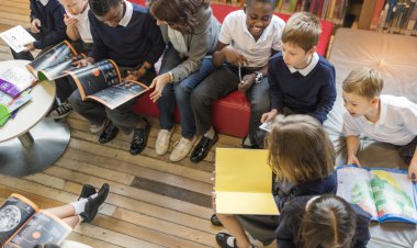 kitaplar kütüphane sınıf ile okul