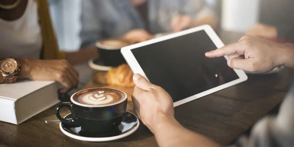 Amici che bevono caffè — Foto Stock