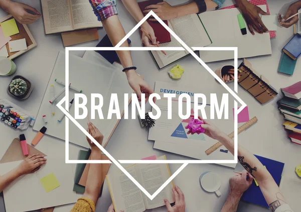 Mångfald människor och brainstorm — Stockfoto