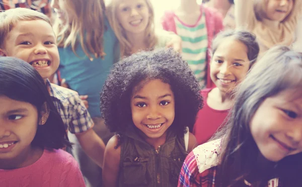 Schattig en prachtige kinderen samen — Stockfoto