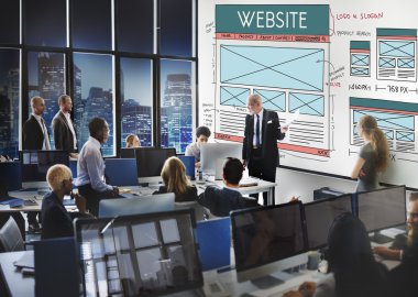 Çalışma iş adamları ve Web sitesi