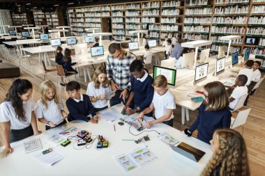 öğretmen ders öğrenciler ile sahip