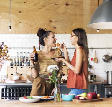 Yeme arkadaşları ve kitap