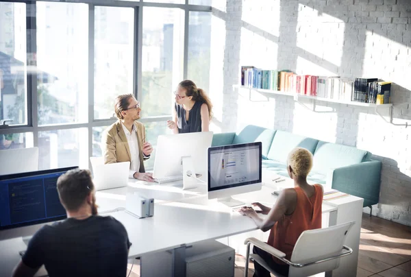 Imprenditori che lavorano — Foto Stock