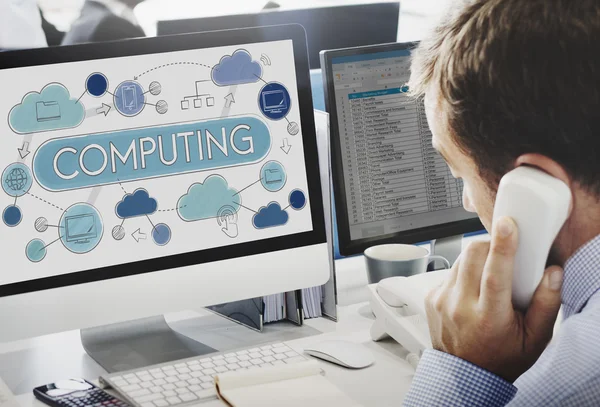 Komputer z Computing na monitorze — Zdjęcie stockowe