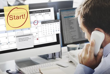 bilgisayar monitöründe başlaması ile birlikte