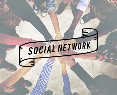 çok ırklı insanlar elele 