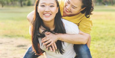  Anne ve sevimli kızı