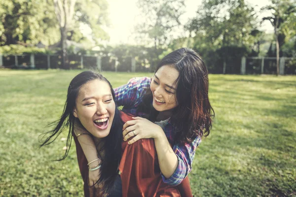 Sevimli kız arkadaş