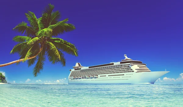 Cruise ship in the ocean — Stock Photo, Image