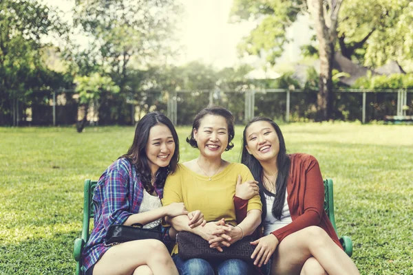 Madre e Hijas Adorables — Foto de Stock