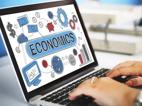 Laptop mit Ökonomie auf dem Bildschirm — Stockfoto
