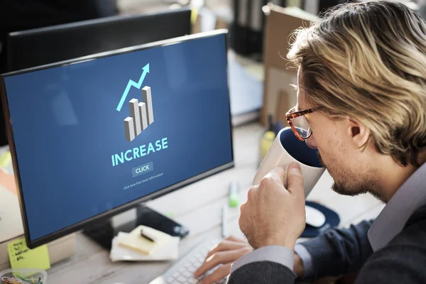 Businessman working with computer — Stock Photo, Image