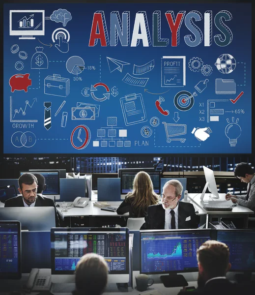 Trabajadores empresariales y análisis — Foto de Stock