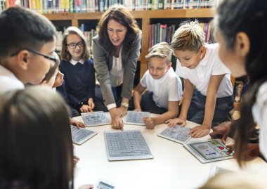 Sınıf ders öğretmen ile sahip 