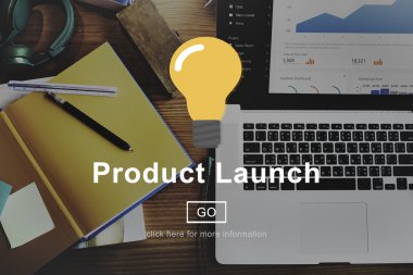 Ofis Masası üstünde laptop