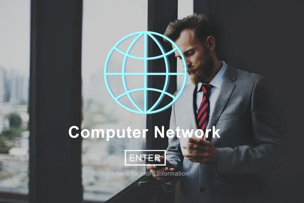 Επιχειρηματίας εργασίας και υπολογιστή δικτύου — Φωτογραφία Αρχείου
