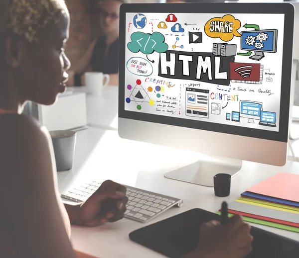 Komputer z html na monitorze — Zdjęcie stockowe