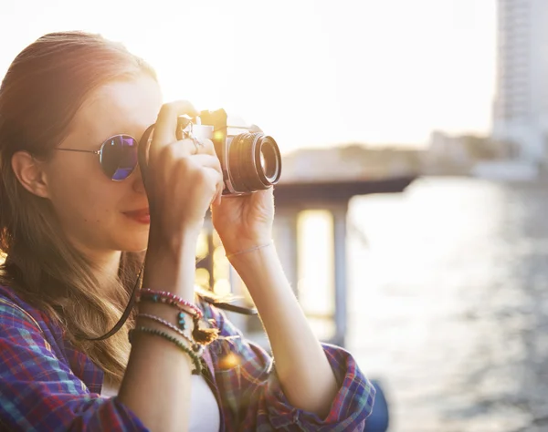 Mädchen beim Fotografieren — Stockfoto