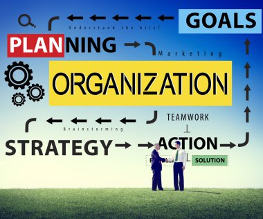 İki işadamı el sıkışıyor. 