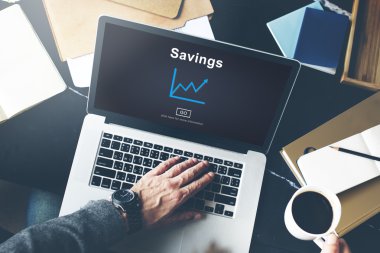 tasarruf kavramı ile dizüstü bilgisayar