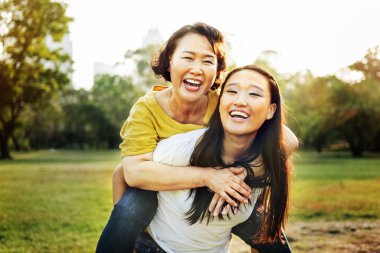 Kızı ve anne kavramı