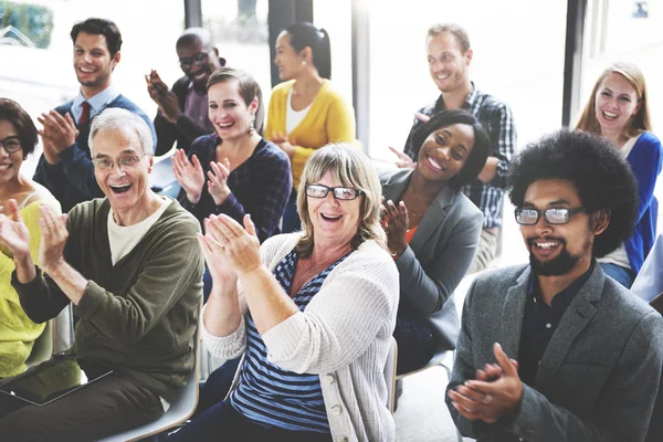 Diversidad de empresarios reunidos en la reunión —  Fotos de Stock