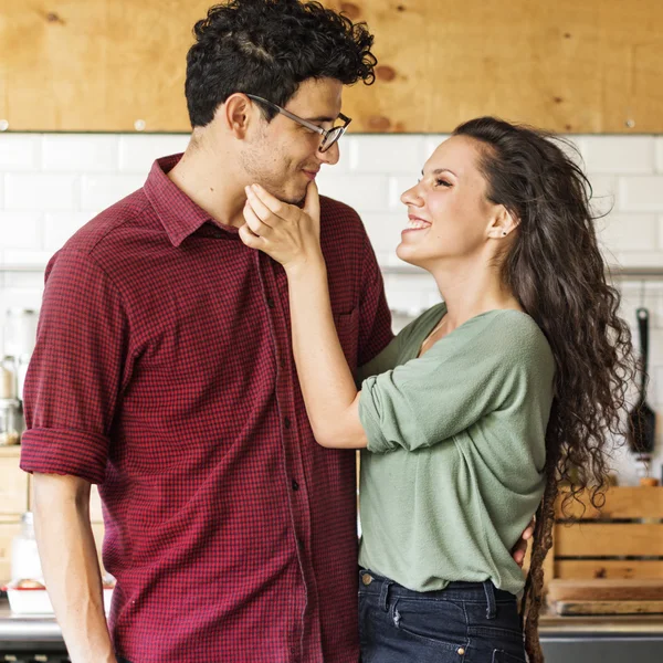 Happy couple cuisine ensemble — Photo