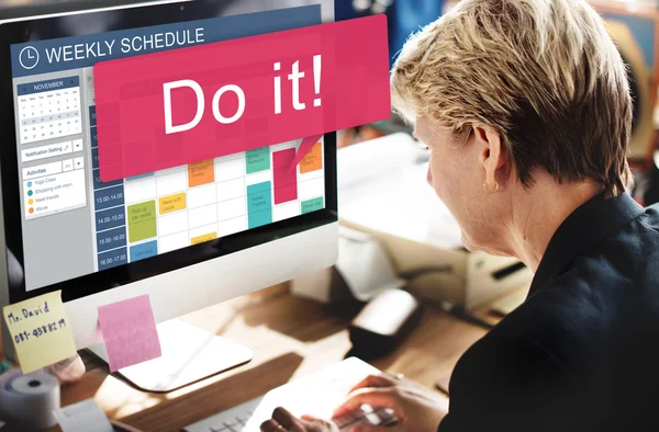 Business Woman working in office — Stock Photo, Image