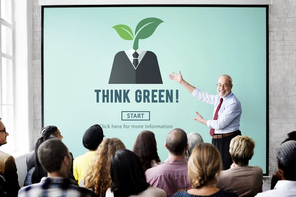 Persone al seminario con think green — Foto Stock