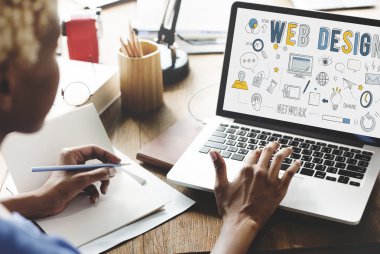 laptop monitör web tasarım ile 