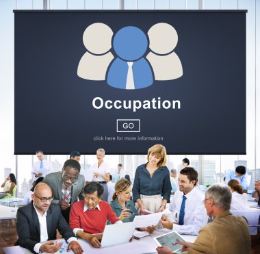 İş ekibi birlikte çalışıyor.