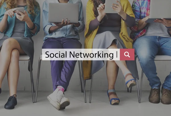 Diversity people and social networking — Stock Photo, Image