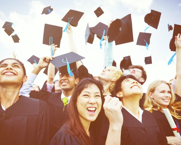 Öğrenciler kapaklar hava atmak