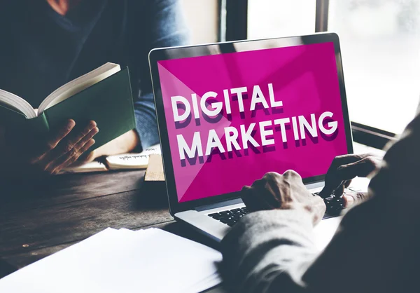 Marketing digitale sul monitor del computer — Foto Stock