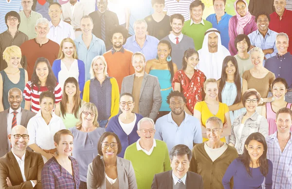 Grand groupe de personnes de la diversité — Photo