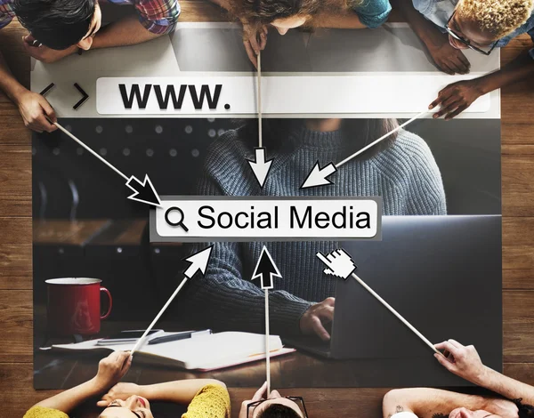 Diversidade Pessoas e mídias sociais — Fotografia de Stock