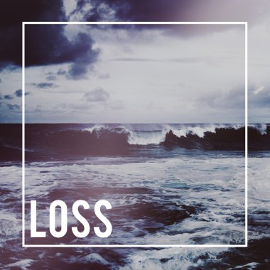 Dalgalar fırtına öncesi ile deniz