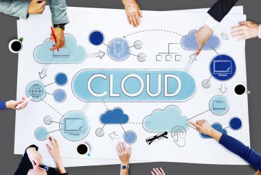 Üzerinde işaret eden iş adamları Cloud Computing