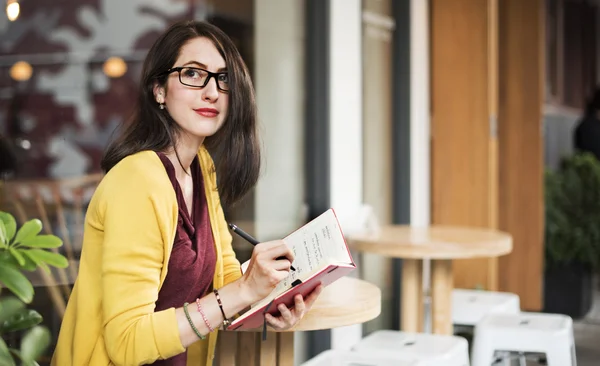 Woman Reading in Cafe — Stock Photo, Image