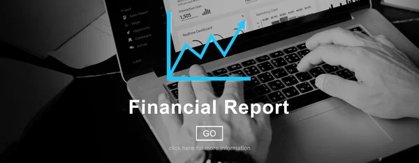 Laptop met financieel verslag concept — Stockfoto