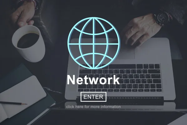 Laptop mit Netzwerkkonzept — Stockfoto