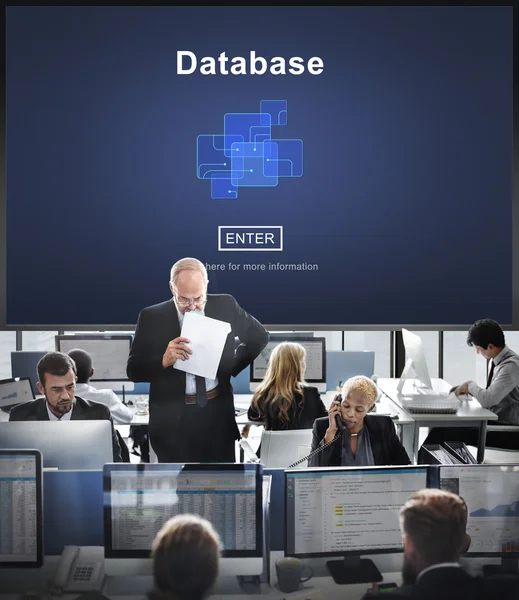 Geschäftsleute und Datenbank — Stockfoto