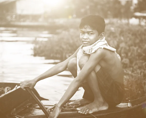 Boy Taveling on Boat — Stock Photo, Image