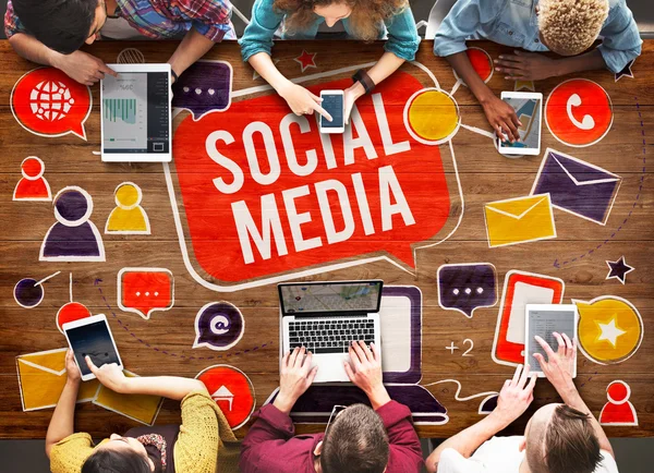 Diversità Persone e Social Media — Foto Stock