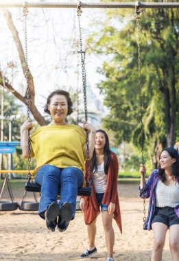 Kızı ve anne kavramı